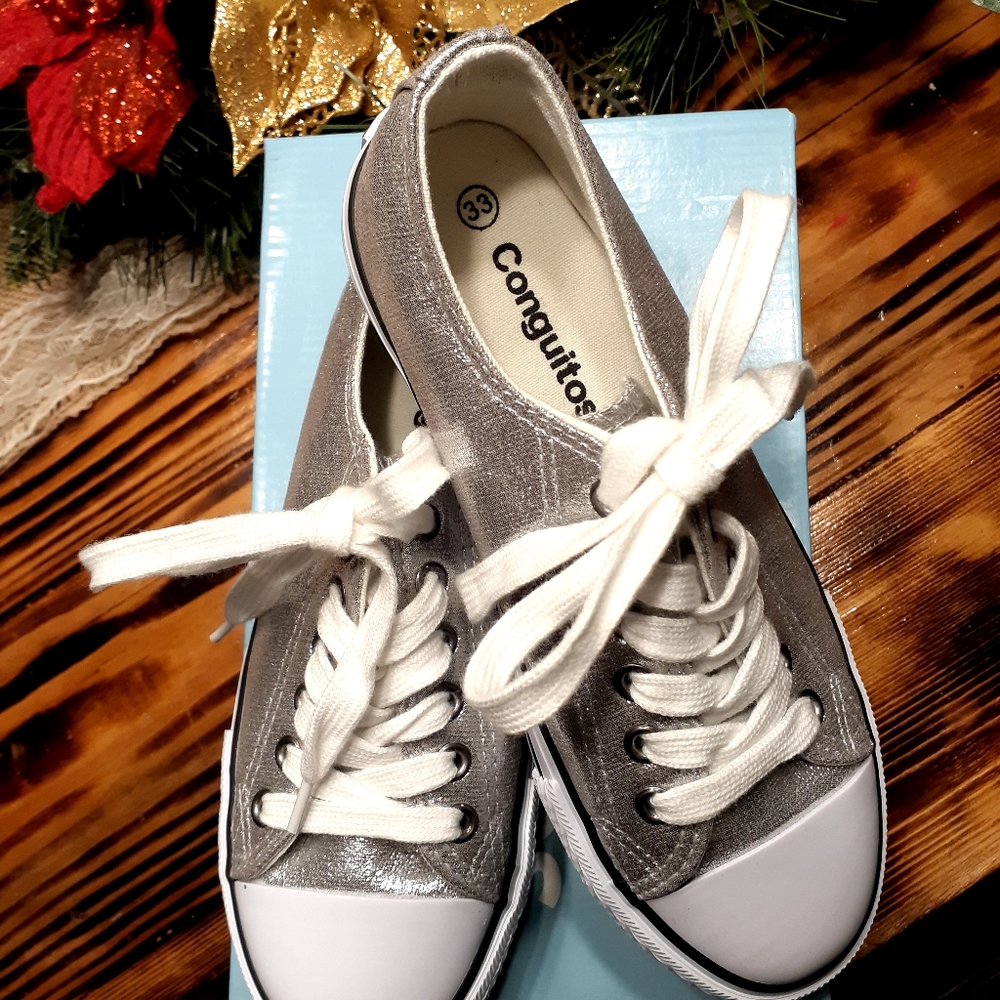 Girls converse style tie